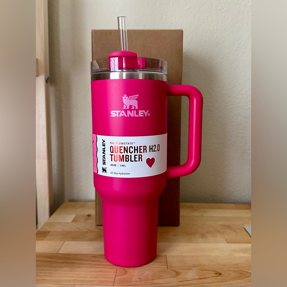 Stanley Cup 40oz - NEW WITH BOX - Valentine’s Day - Cosmic Pink